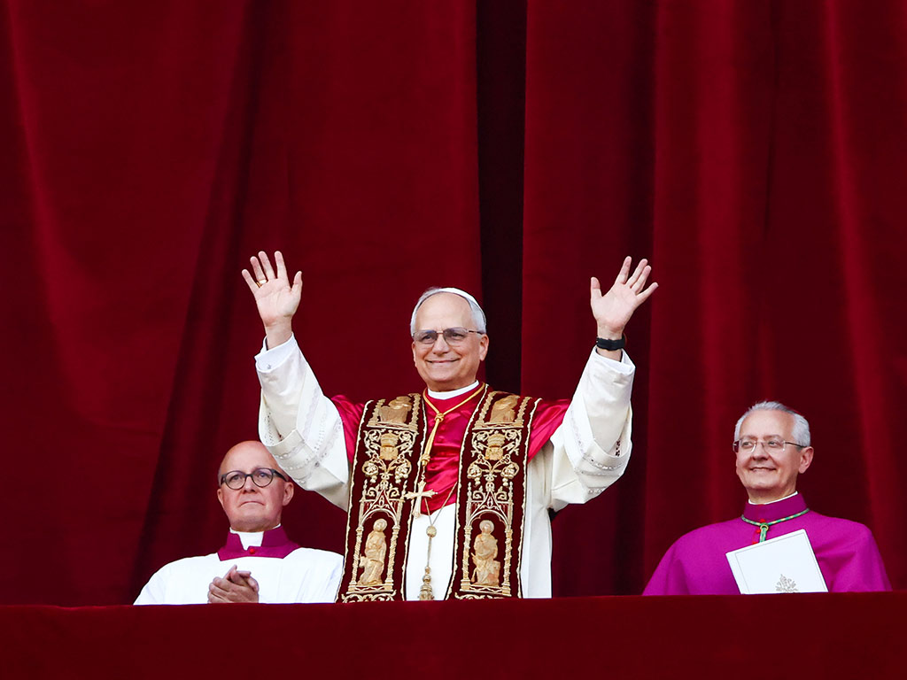 León XIV, en el nombre de Francisco