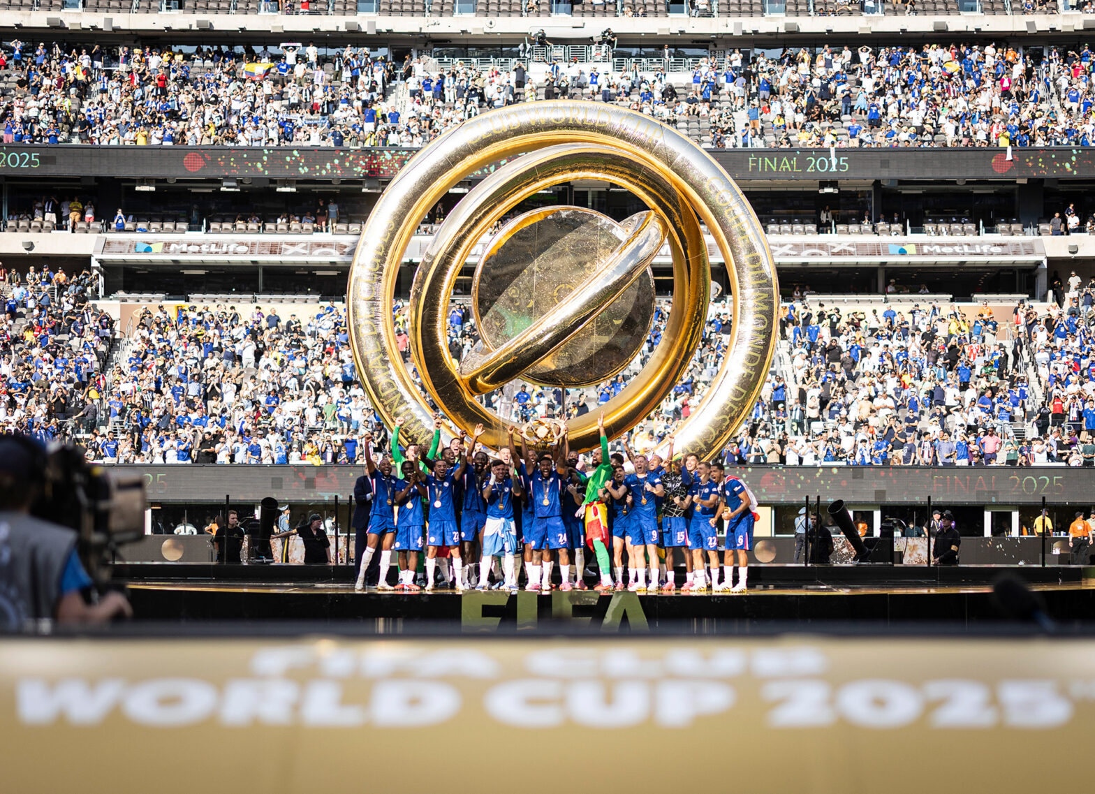 Fútbol en la era del más fuerte