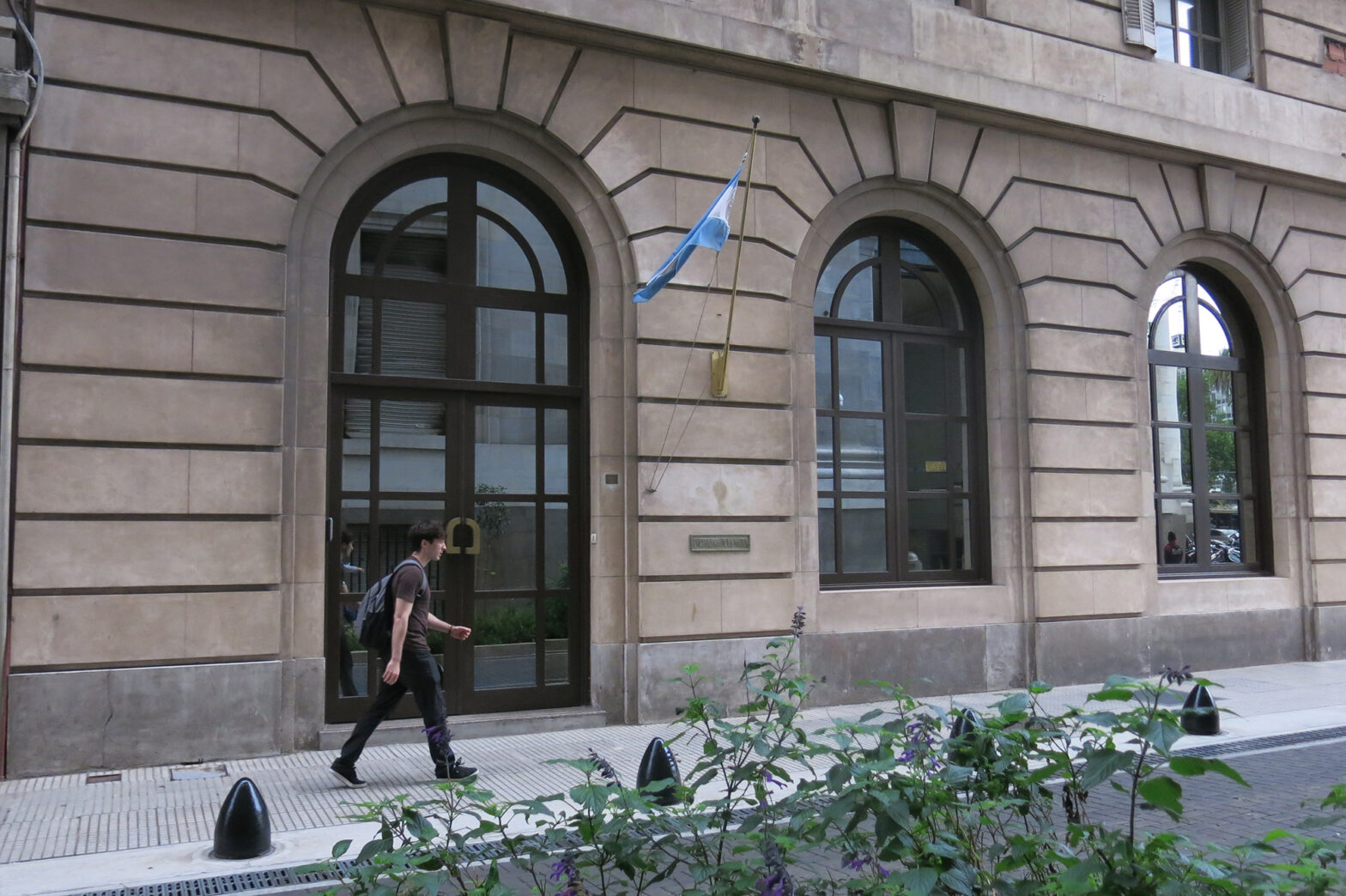 Un país bajo sospecha