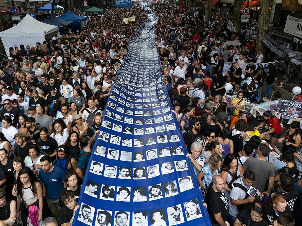 Abrazos que resisten