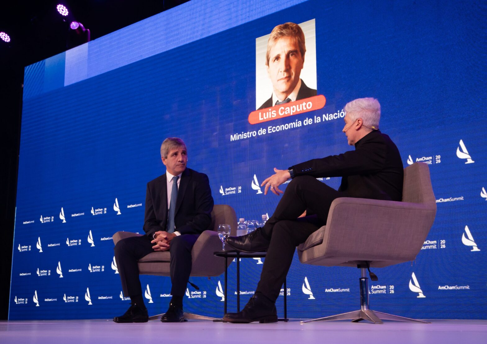 Dos versiones sobre el momento económico