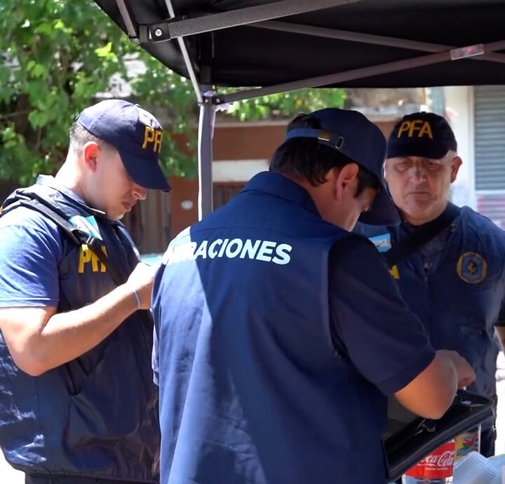 Con los pobres en la mira