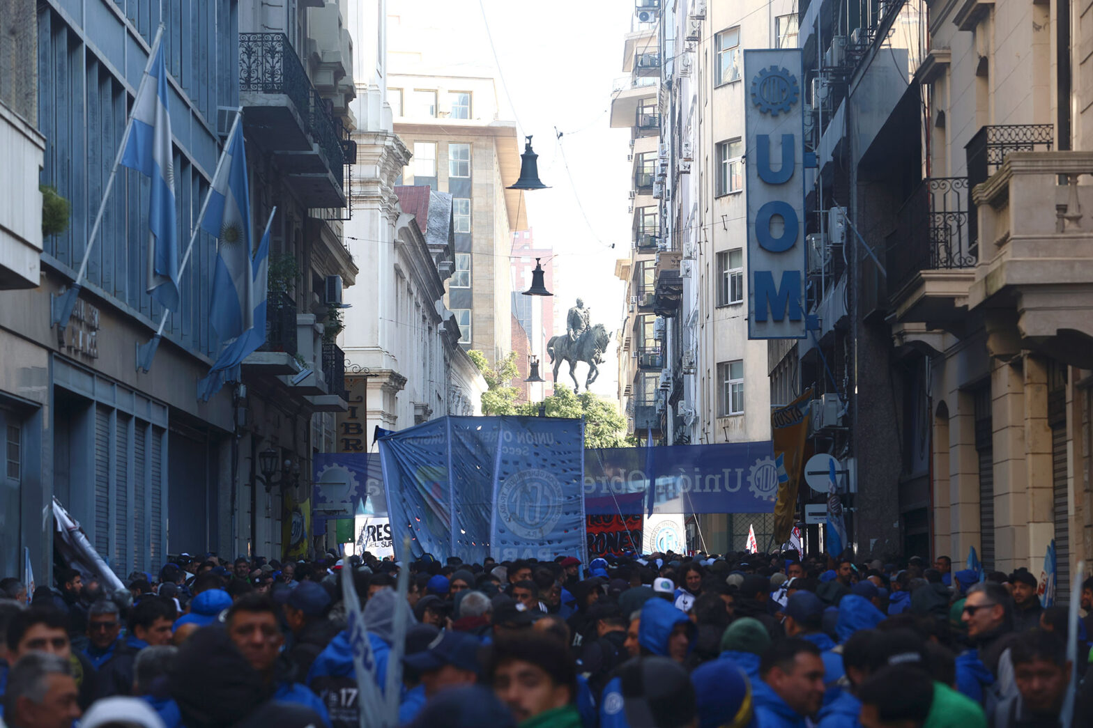 El ajuste y los guardianes