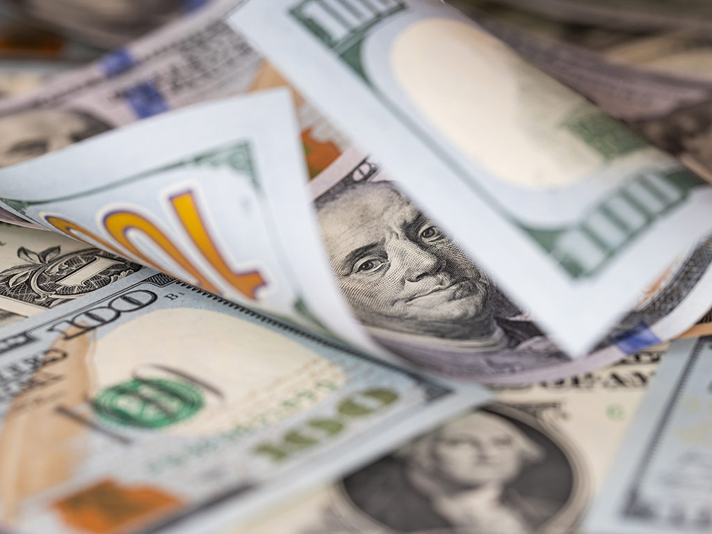 El dólar y su destino de doble mano de circulación